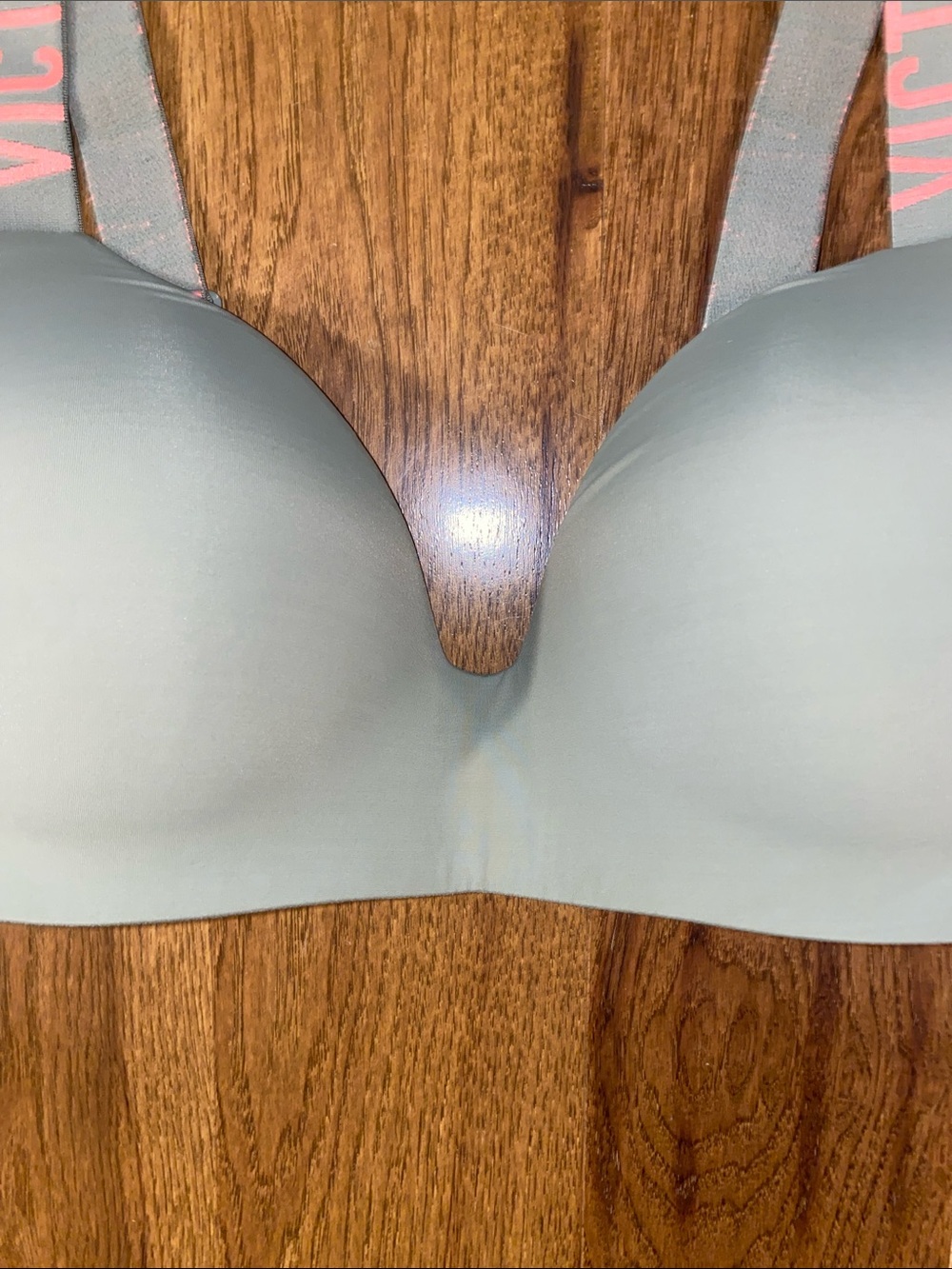 Victoria's Secret Light Moss Green T-Shirt Bra with thick Pink Branded Straps - Picture 2 of 7